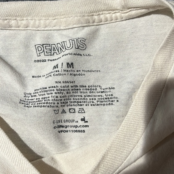 graphic T-Shirt | Snoopy design - Picture 2 of 3